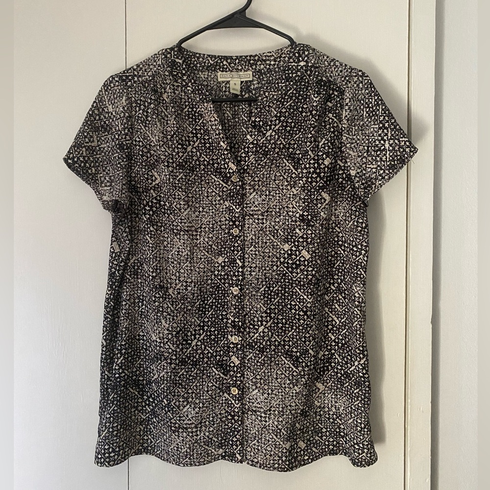 Dana Buchman Tan & Black Printed Button-Down Top